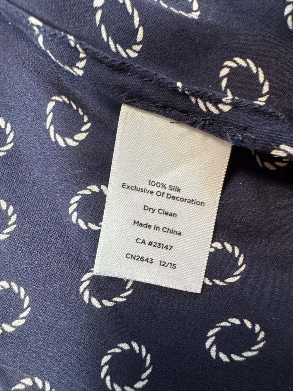 Talbots 100% Silk Navy and White Geometric Print 3/4 Sleeve Blouse Size L - Picture 8 of 8